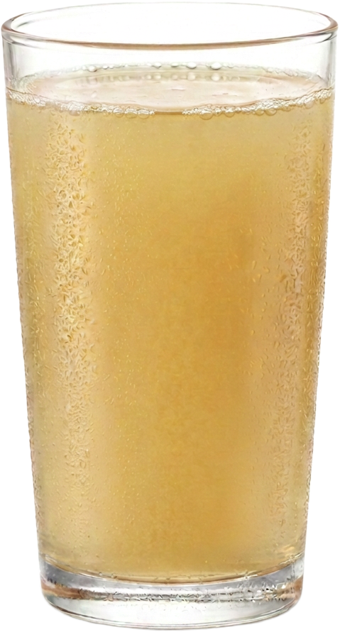 Vaso de vidrio transparente con COLI preparado, una bebida de tono amarillo dorado y ligeramente translúcida